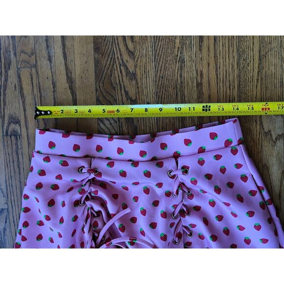 HOT TOPIC Pink Strawberry Lace Up Mini Roller Skirt    Women's Size Large - Picture 6 of 7